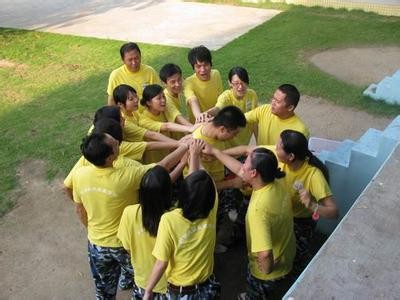 深圳去大梅沙拓展培训、专业团队建设一天训练方案_深圳拓展训练